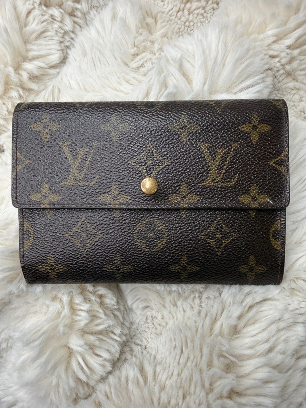 Louis Vuitton Monogram Alexandra Trifold Wallet. - Picture 15 of 15